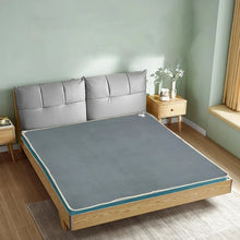 Lade das Bild in den Galerie-Viewer, Wärme und Komfort auf Knopfdruck – Wohlfühl Unterleg-Heizdecke