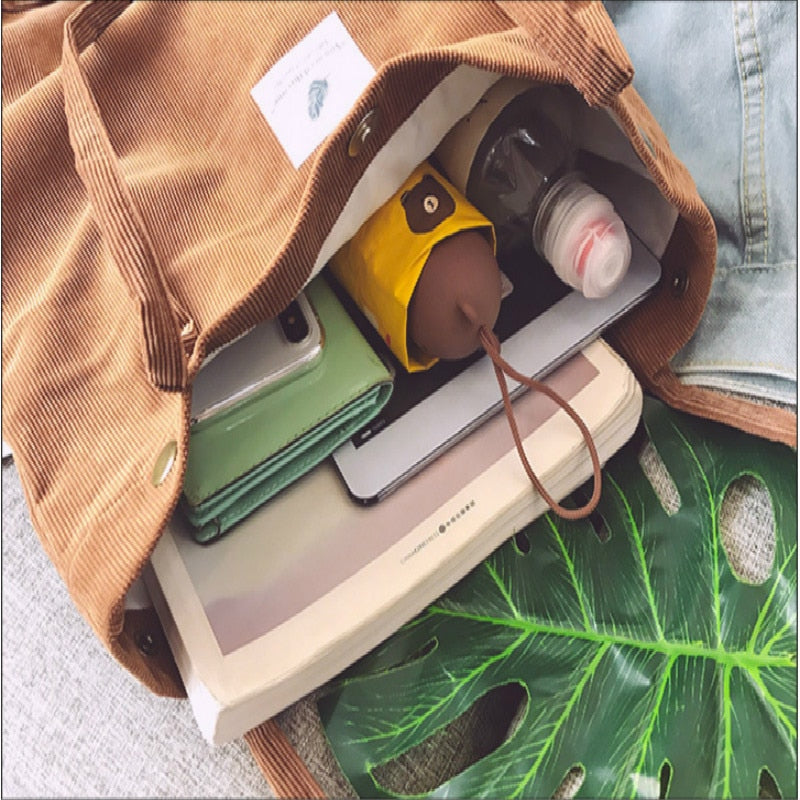 Carry - Deine Trendy Cord-Tasche für unterwegs