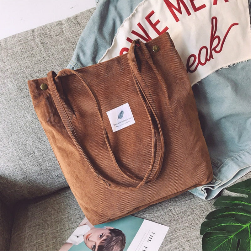 Carry - Deine Trendy Cord-Tasche für unterwegs